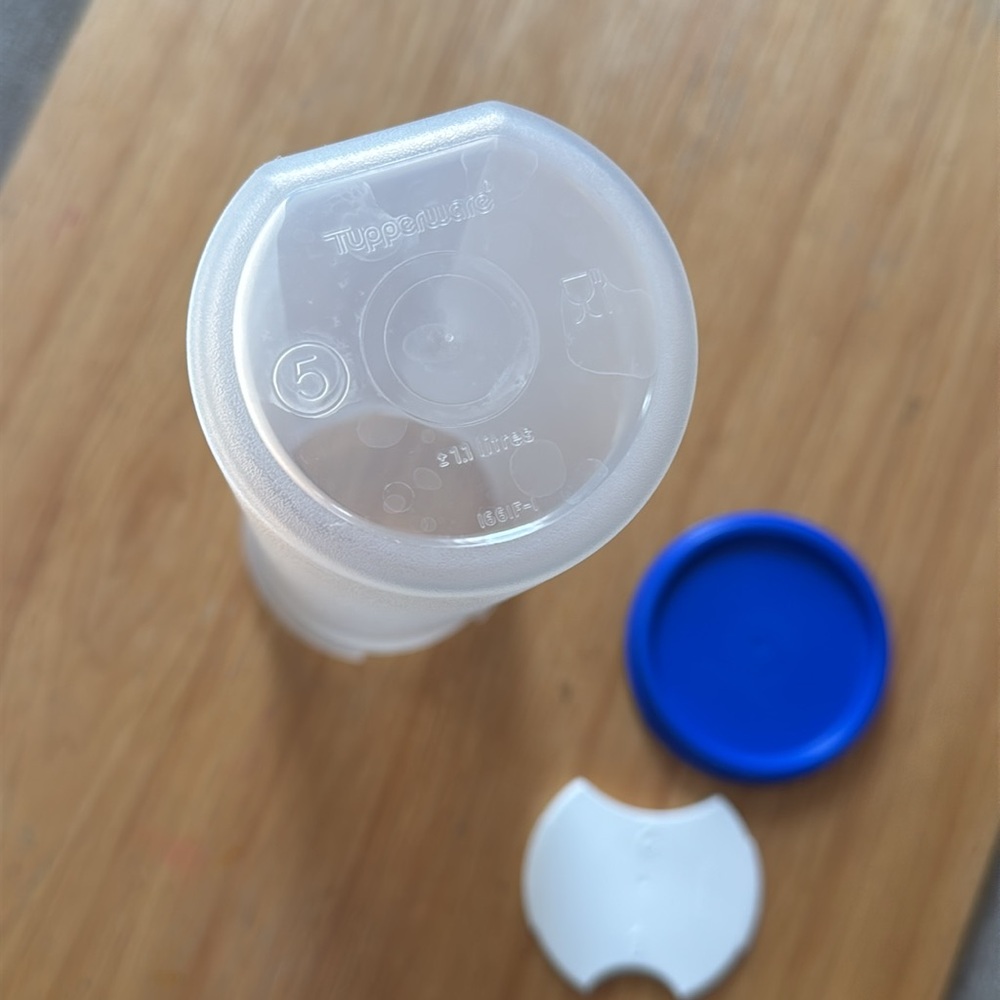 Tupperware Spaghetti Portion Control Container - Picture 3 of 3